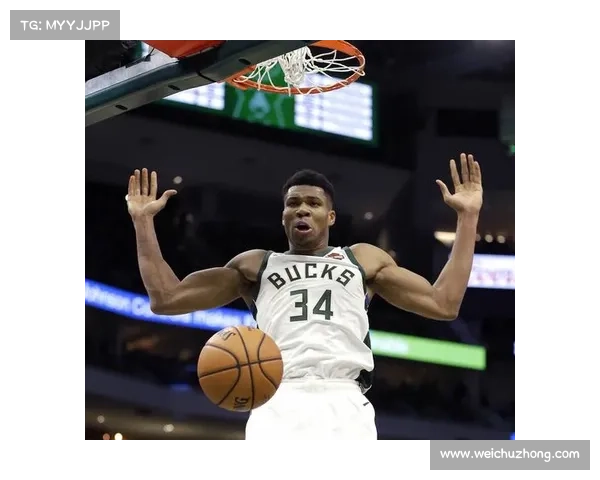 布克与教练默契配合：沟通风格如何助力球队成长与个人突破